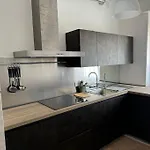 Maddy's House Апартаменты Манделло-дель-Ларио