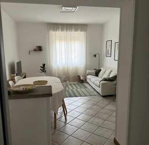 דירה Maddy's House מנדלו דל לאריו