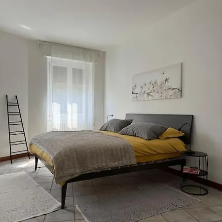 Maddy's House Манделло-дель-Ларио