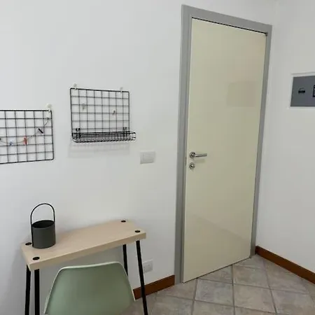 Maddy's House Манделло-дель-Ларио