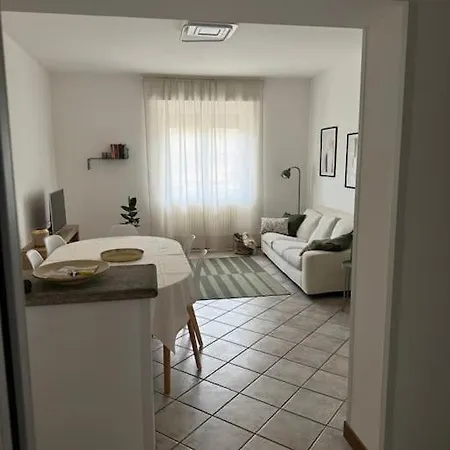 דירה Maddy's House מנדלו דל לאריו